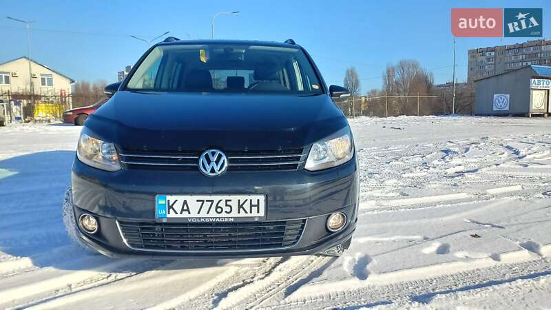 Микровэн Volkswagen Touran 2011 в Киеве
