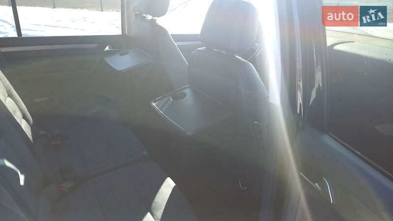 Микровэн Volkswagen Touran 2011 в Киеве