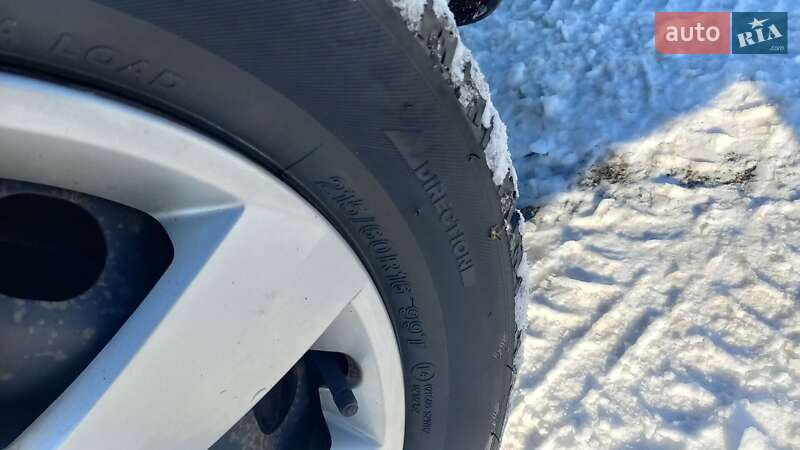 Микровэн Volkswagen Touran 2011 в Киеве