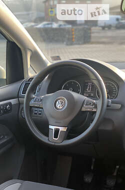 Микровэн Volkswagen Touran 2013 в Черновцах