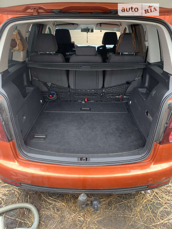 Минивэн Volkswagen Touran 2008 в Полонном