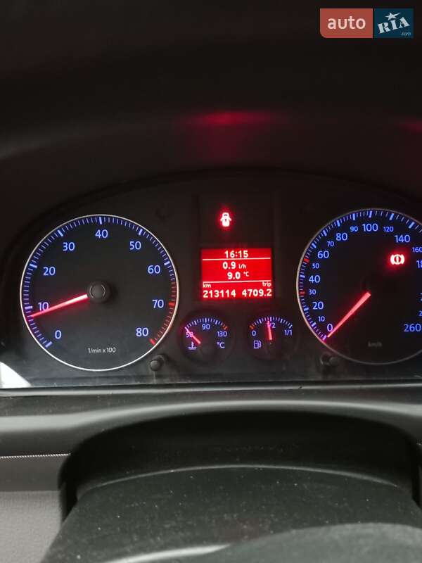 Минивэн Volkswagen Touran 2006 в Днепре