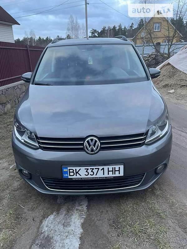 Микровэн Volkswagen Touran 2014 в Сарнах