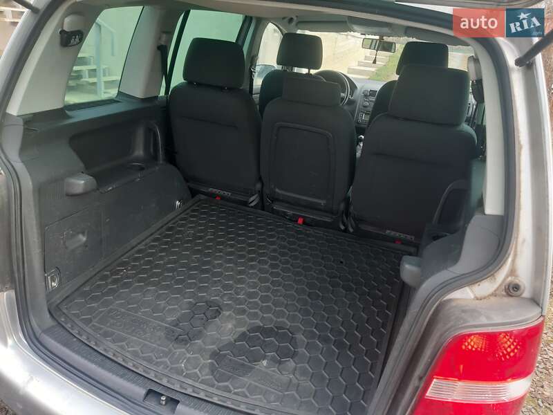 Минивэн Volkswagen Touran 2005 в Ужгороде