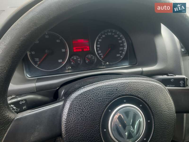 Минивэн Volkswagen Touran 2005 в Ужгороде