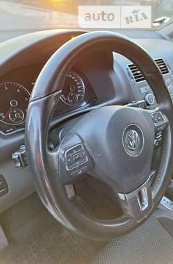 Мікровен Volkswagen Touran 2014 в Хотині