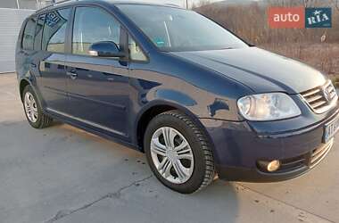 Мінівен Volkswagen Touran 2005 в Косові