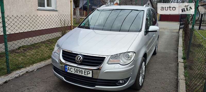 Минивэн Volkswagen Touran 2009 в Горохове