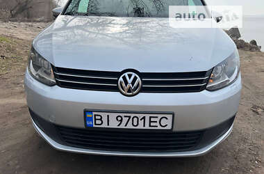 Минивэн Volkswagen Touran 2011 в Глобине
