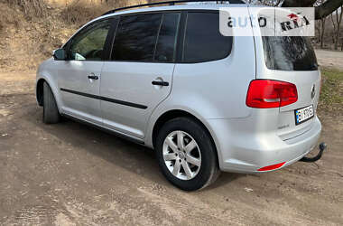 Мінівен Volkswagen Touran 2011 в Глобиному