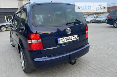 Минивэн Volkswagen Touran 2005 в Нововолынске