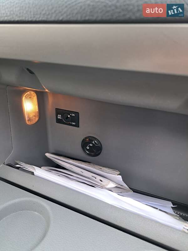 Минивэн Volkswagen Touran 2009 в Изяславе