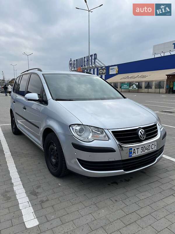 Минивэн Volkswagen Touran 2007 в Калуше