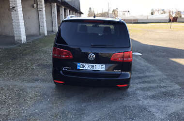 Микровэн Volkswagen Touran 2011 в Березному