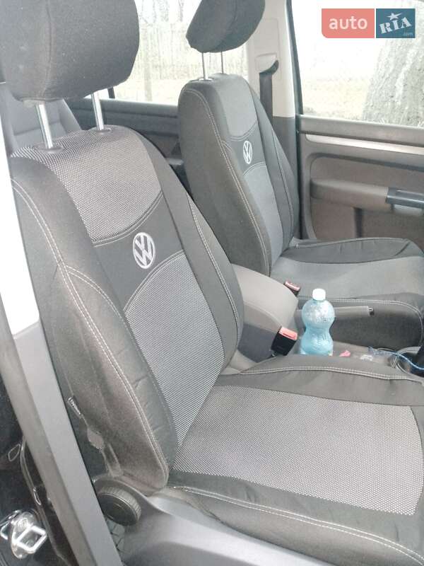 Минивэн Volkswagen Touran 2003 в Полонном
