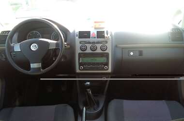 Мінівен Volkswagen Touran 2008 в Чернівцях