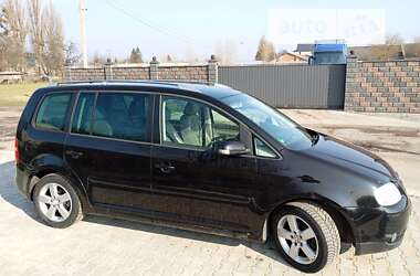 Минивэн Volkswagen Touran 2006 в Ровно