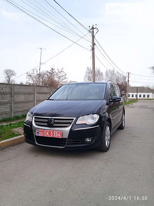 Мінівен Volkswagen Touran 2010 в Верхньодніпровську