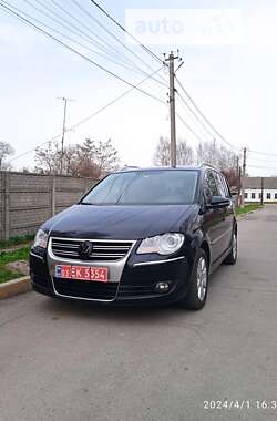 Минивэн Volkswagen Touran 2010 в Верхнеднепровске