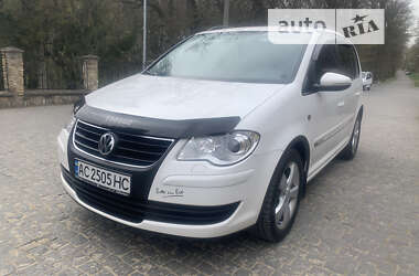 Минивэн Volkswagen Touran 2009 в Черновцах