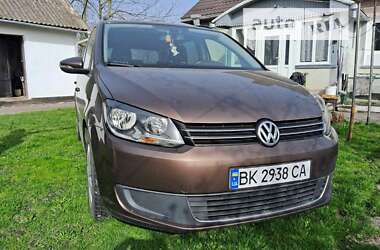 Минивэн Volkswagen Touran 2011 в Дубно