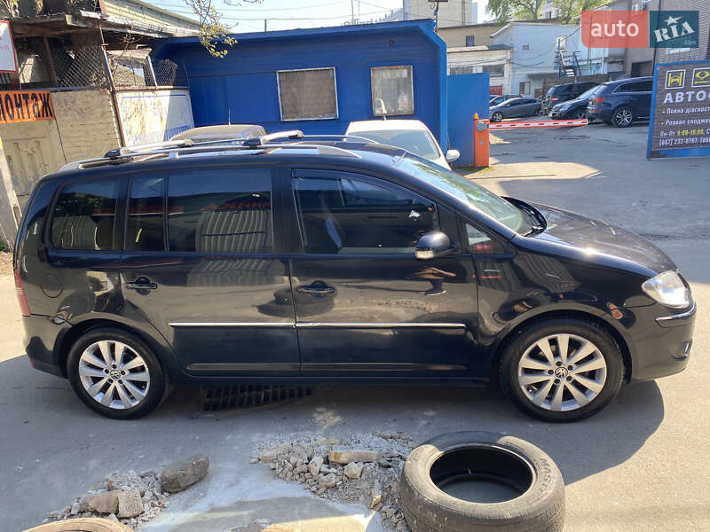 Универсал Volkswagen Touran 2007 в Киеве