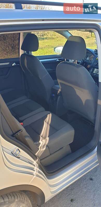 Мінівен Volkswagen Touran 2012 в Сарнах