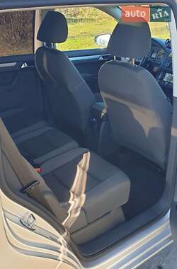 Минивэн Volkswagen Touran 2012 в 