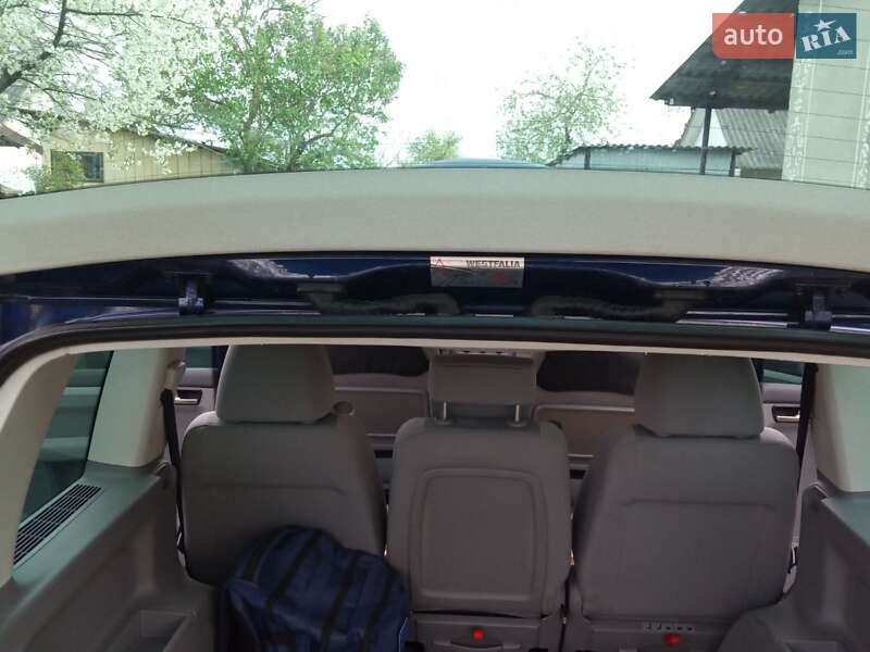 Мінівен Volkswagen Touran 2007 в Дубні