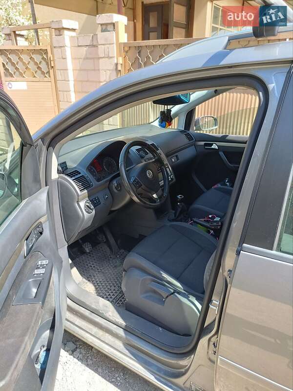 Мінівен Volkswagen Touran 2008 в Одесі