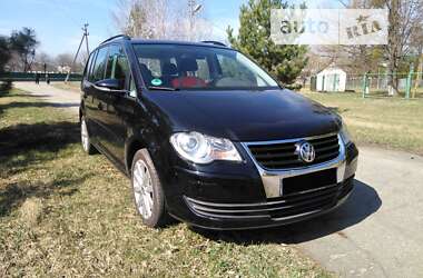 Минивэн Volkswagen Touran 2010 в Мироновке