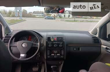 Минивэн Volkswagen Touran 2010 в Львове