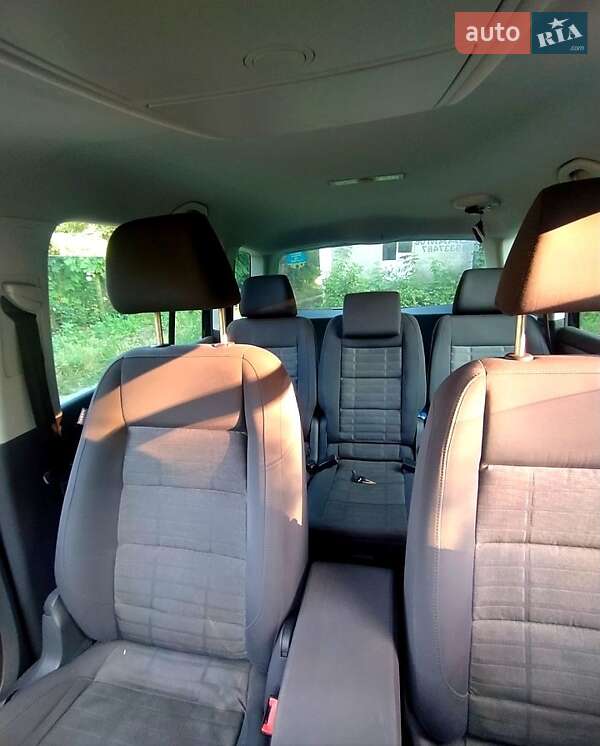 Мінівен Volkswagen Touran 2006 в Одесі