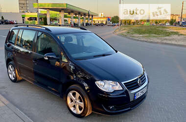 Минивэн Volkswagen Touran 2008 в Житомире