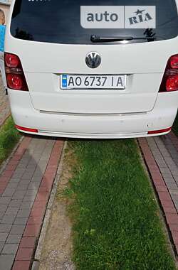 Минивэн Volkswagen Touran 2007 в Иршаве