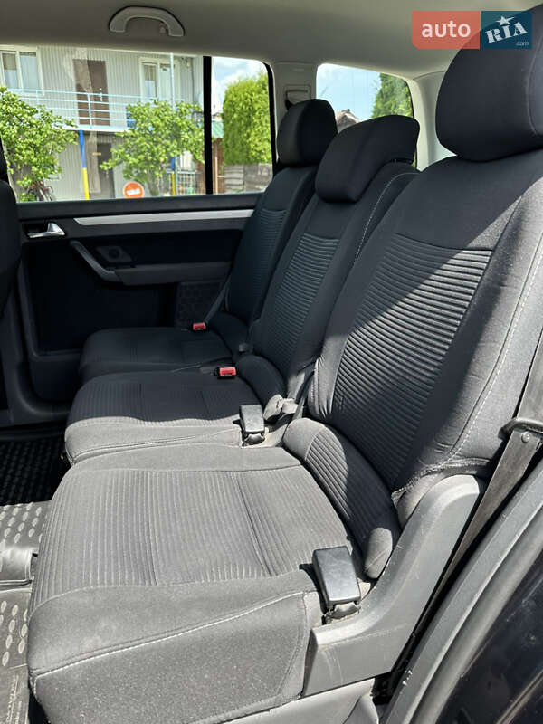 Минивэн Volkswagen Touran 2008 в Киеве