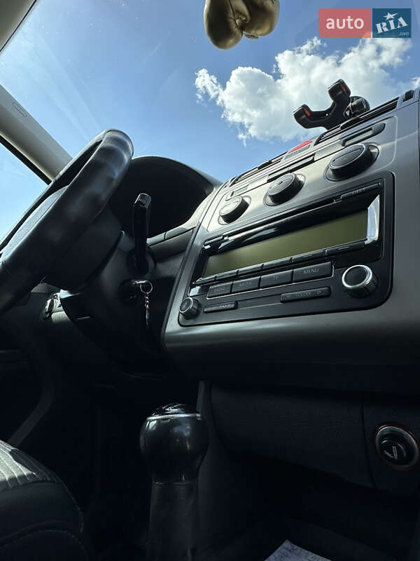 Минивэн Volkswagen Touran 2008 в Киеве