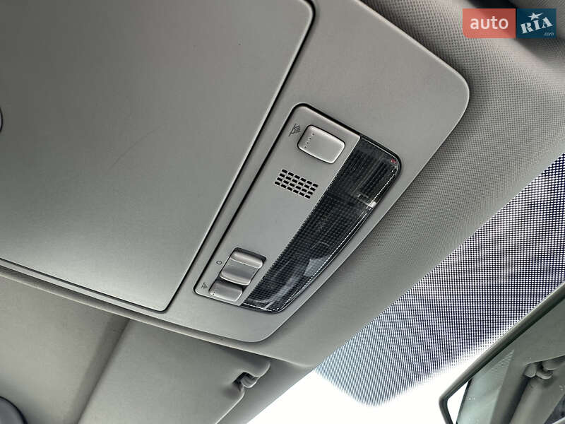 Минивэн Volkswagen Touran 2008 в Киеве