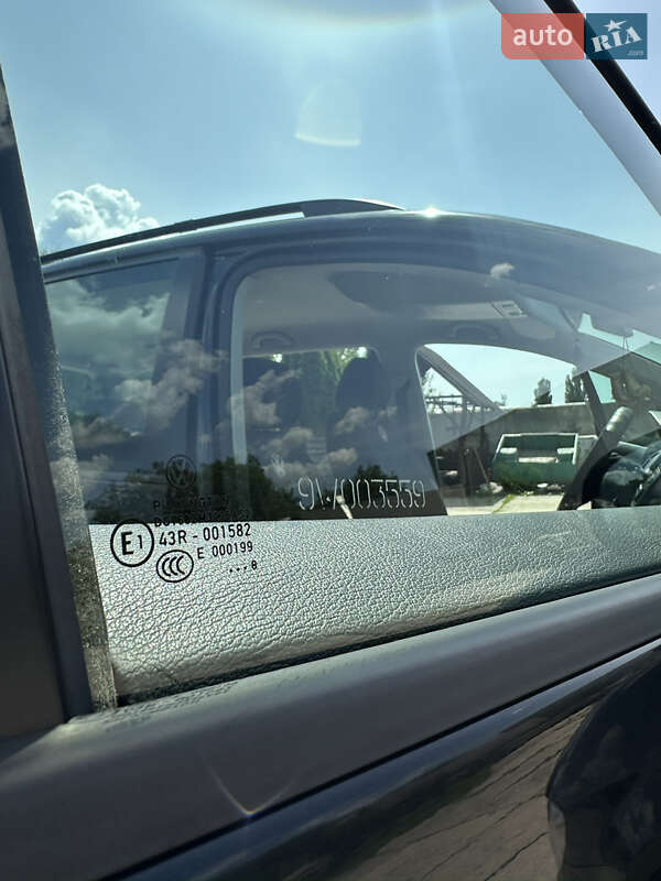 Минивэн Volkswagen Touran 2008 в Киеве