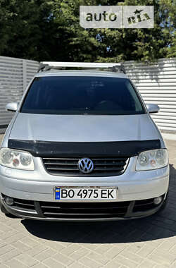 Минивэн Volkswagen Touran 2003 в Новомосковске