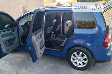 Минивэн Volkswagen Touran 2010 в Ровно