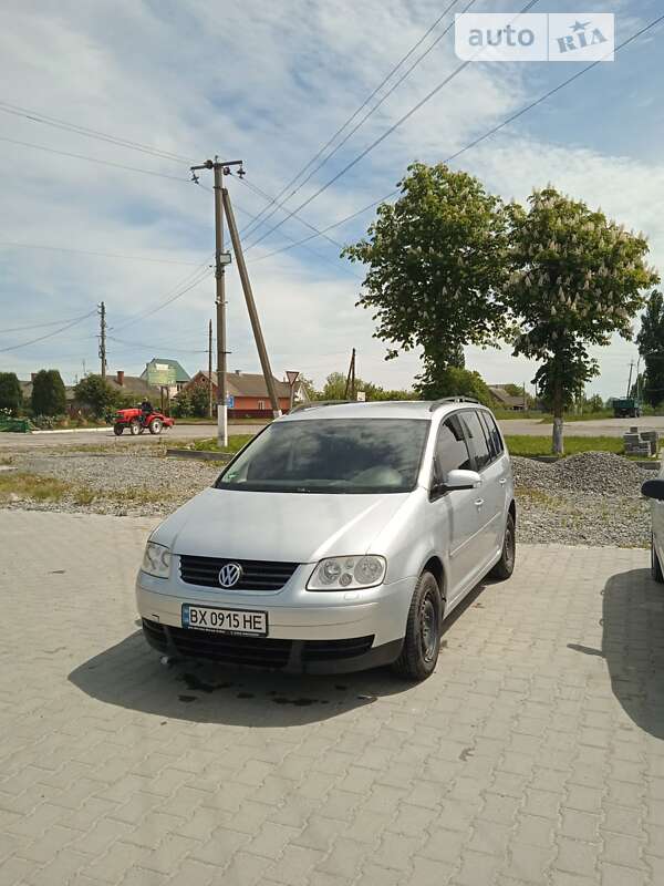 Минивэн Volkswagen Touran 2003 в Черновцах