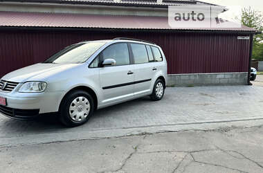 Минивэн Volkswagen Touran 2004 в Звенигородке