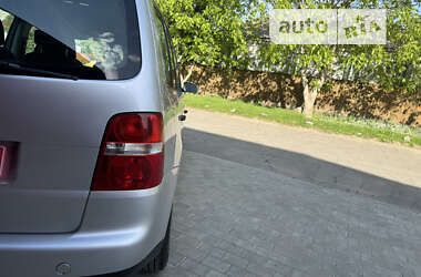 Минивэн Volkswagen Touran 2004 в Звенигородке