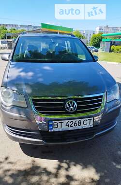 Минивэн Volkswagen Touran 2007 в Луцке