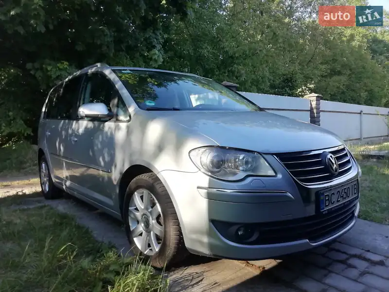 Минивэн Volkswagen Touran 2007 в 