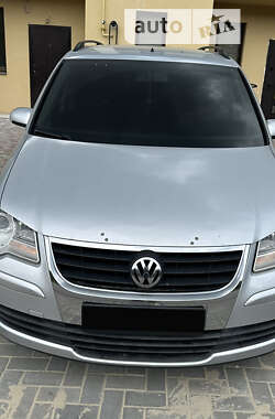 Мінівен Volkswagen Touran 2006 в Запоріжжі