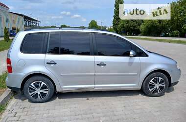 Минивэн Volkswagen Touran 2005 в Чемеровцах