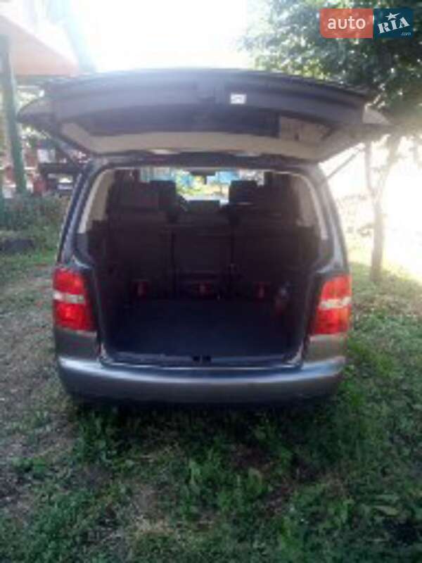 Мінівен Volkswagen Touran 2004 в Ужгороді фото 3 Мінівен Volkswagen Touran 2004 в Ужгороді