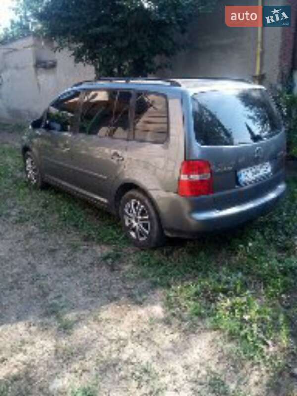 Мінівен Volkswagen Touran 2004 в Ужгороді фото 2 Мінівен Volkswagen Touran 2004 в Ужгороді